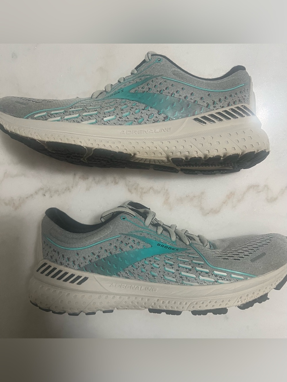 Brooks Womens Adrenaline GTS 21 1203291B18Gray Running Shoes Sneakers Size 10